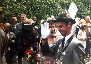 Ein Bild von einem Festzug in Schwalefeld aus dem Jahr 2008
